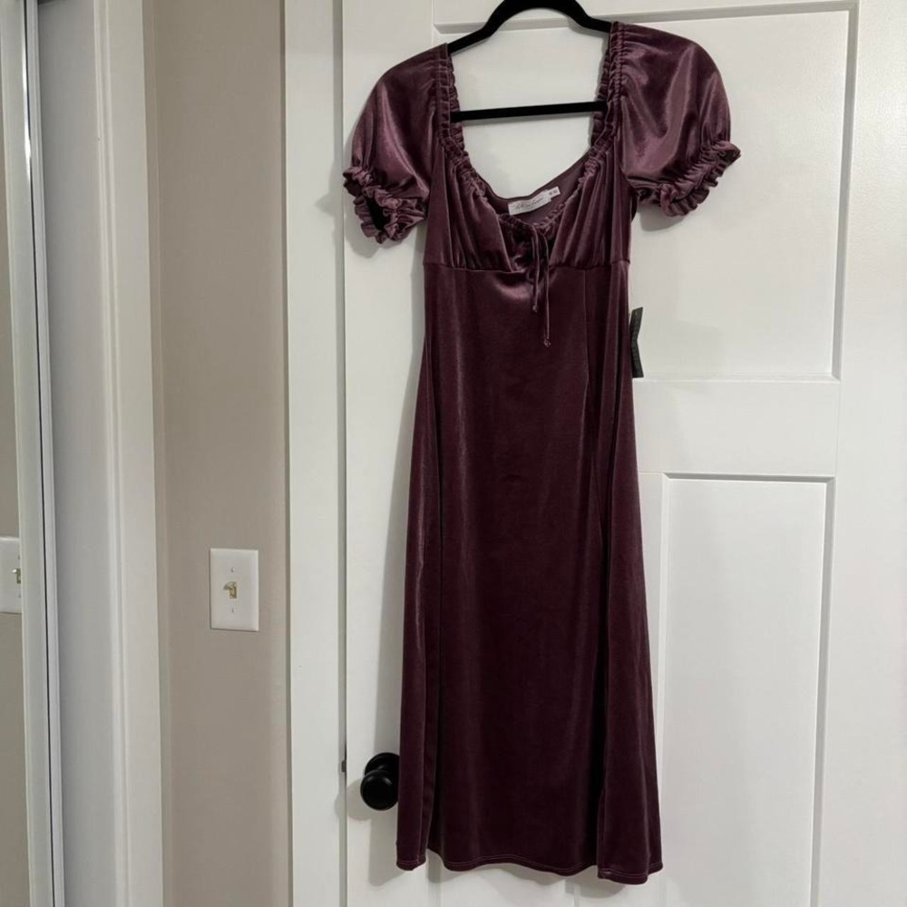 Violet velvet‎ All in Favor midi dress new with tags* puff sleeve